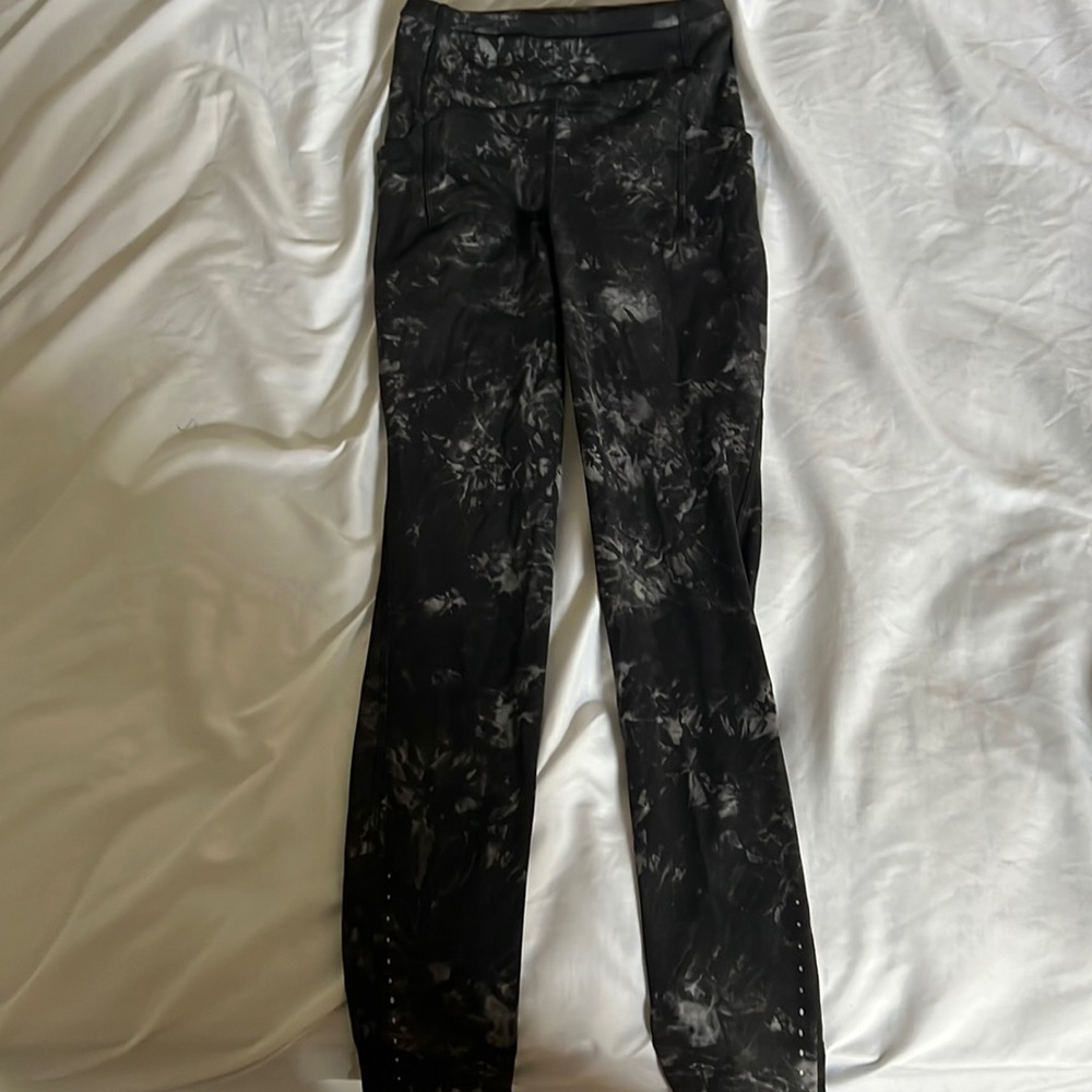 Lululemon Black and Gray tie dye leggings